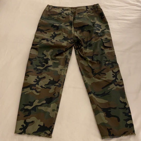 Sanctuary Women’s camo cargo pants - Picture 2 of 2